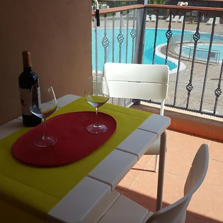Mit Balkon, Pool Und Spielplatz Appartement *