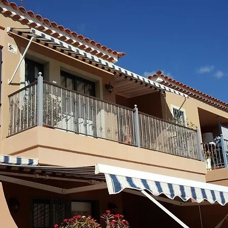 Mit Balkon, Pool Und Spielplatz Appartamento