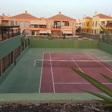 Apartment Mit Balkon, Pool Und Spielplatz